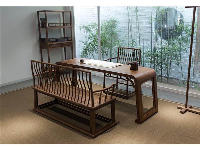 New Chinese style comb back chair(图1)