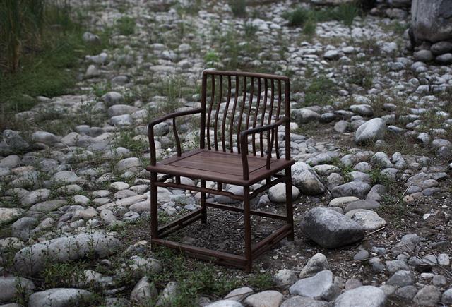 New Chinese style comb back chair(图2)